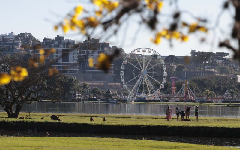 Outono no Paraná terá calor e chuvas isoladas no primeiro fim de semana