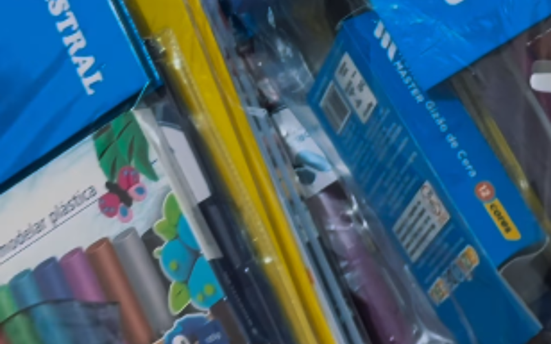 “Secretaria de Educação de Castro recebe primeiros kits escolares para distribuição”