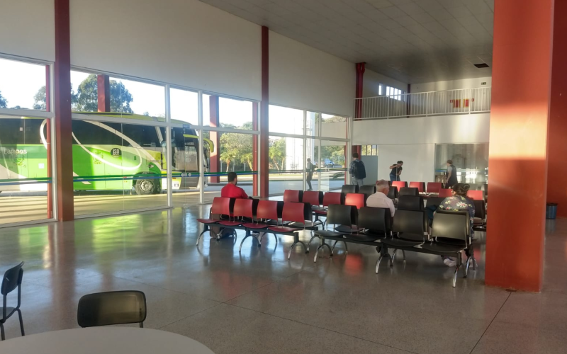 Castro estabelece auxílio de R$ 500 para transporte escolar em 2026