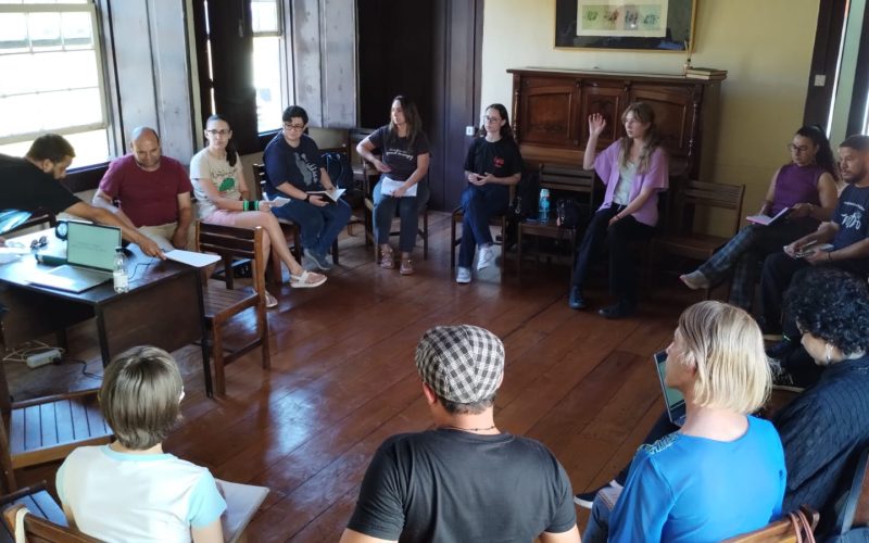 Oficina de escrita teatral promove encontro de artistas em Castro e impulsiona cenário cultural da cidade