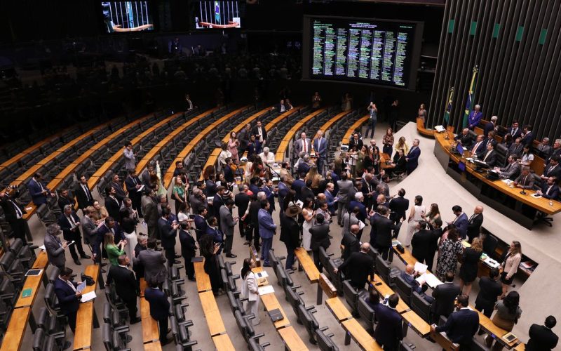 Congresso anula veto de Lula e aprova projeto sobre Dosimetria