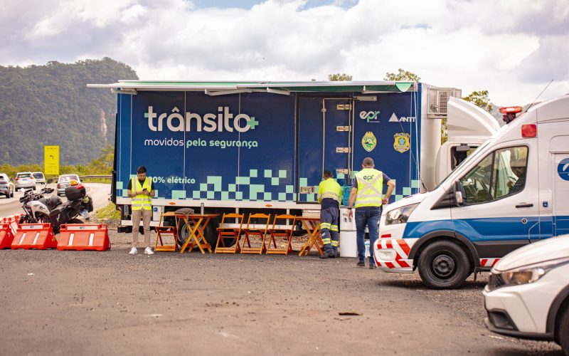 Expectativa de 123 mil veículos na BR-277 durante o feriado do Dia do Trabalhador rumo ao Litoral paranaense