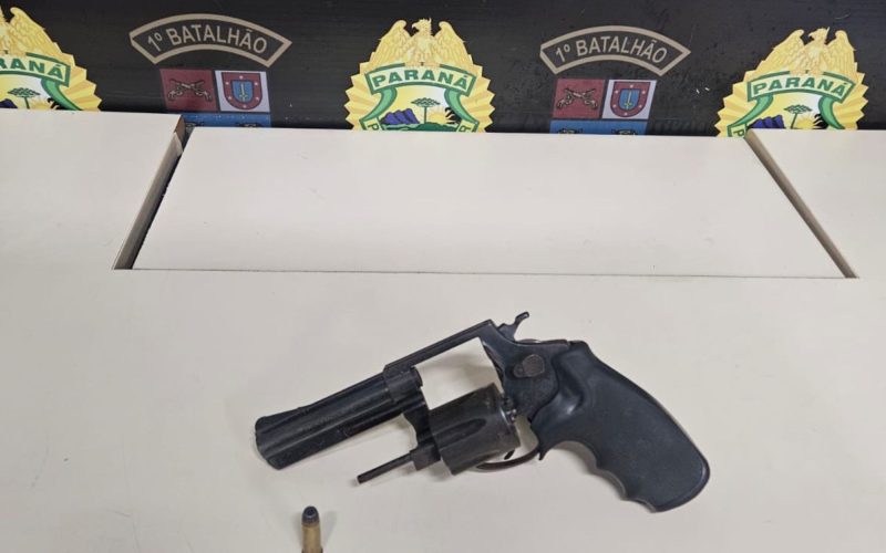 Suspeito detido por porte ilegal de arma em ação policial