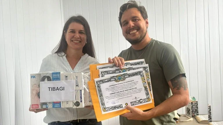 Polo UAB de Tibagi é agraciado com diplomas e novos recursos tecnológicos em colaboração com a Unicentro