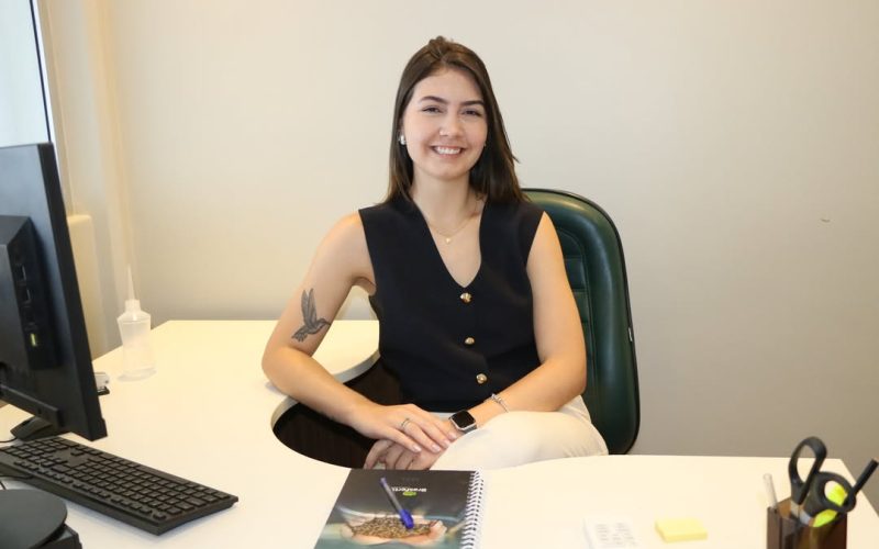 Demissões em massa em Castro: Secretária de Relações Institucionais e Juventude entre os exonerados