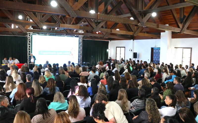 Castro realiza II Seminário sobre TEA para capacitação de funcionários públicos
