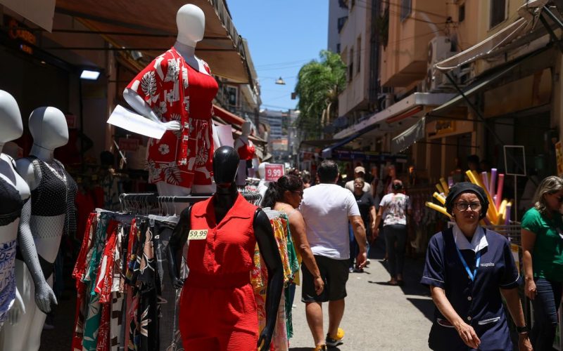 Desenrola 2.0: Famílias enfrentam aumento da dívida devido a juros elevados