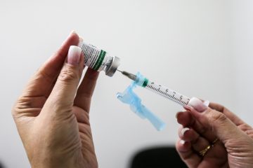 Campanha de vacinação contra a gripe no Paraná se estende para alcançar grupos prioritários