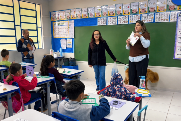 Projeto do Canil Municipal promove conscientização sobre bem-estar animal nas escolas de Castro