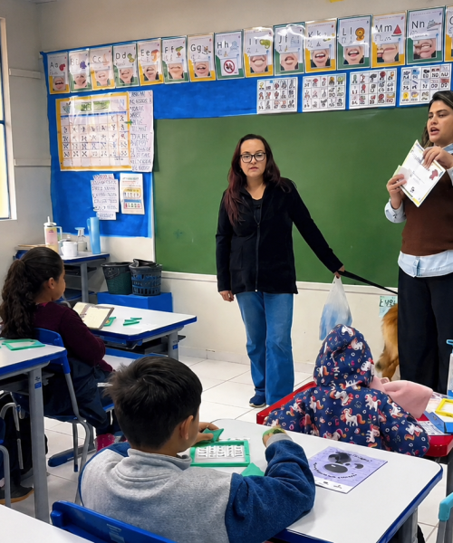 Projeto do Canil Municipal promove conscientização sobre bem-estar animal nas escolas de Castro