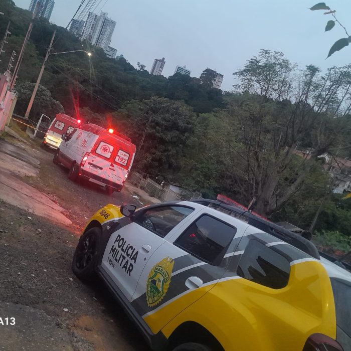 Corpo de homem é descoberto em Ponta Grossa; três indivíduos são convocados para depoimentos