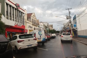 Comércio de Castro se prepara para o Dia dos Namorados, mas consumidores adotam postura cautelosa em 2026