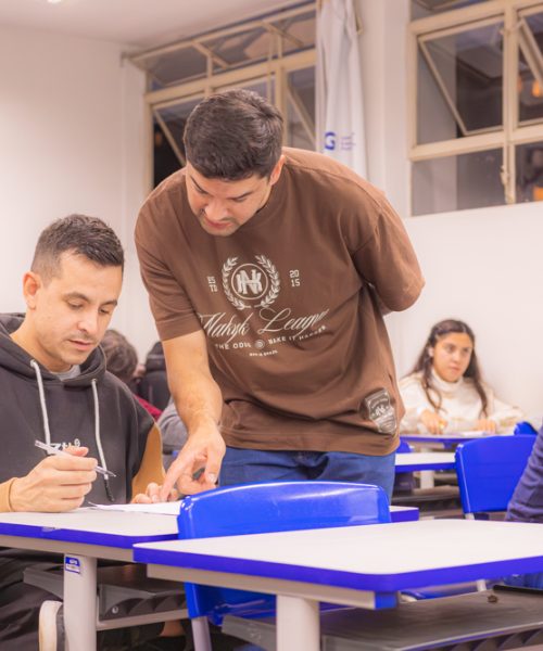 Estrangeiros de 14 países se unem para aprender português em iniciativa da UEPG