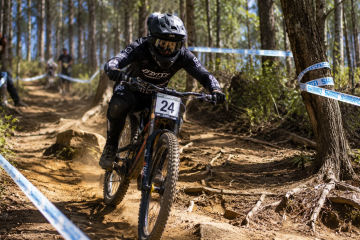 Ciclistas de downhill de Castro buscam patrocínio para competir no Campeonato Brasileiro no Rio de Janeiro