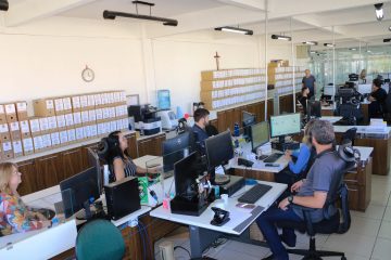 Servidores de Castro recebem metade do 13º salário antecipadamente mediante solicitação