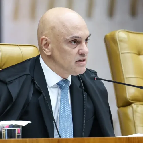 Moraes concede prazo de 10 dias para que a PF interrogue Flávio no processo de calúnia contra Lula