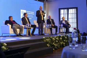 Darci Piana marca presença em encontro em Castro com mais de 160 líderes de cooperativas paranaenses