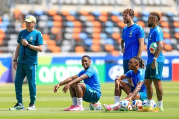 Brasil se aquece sob o sol intenso para duelo contra a Noruega