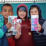 Estudantes da rede municipal ganham kits para promover a saúde dental