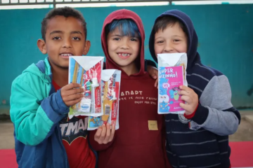 Estudantes da rede municipal ganham kits para promover a saúde dental