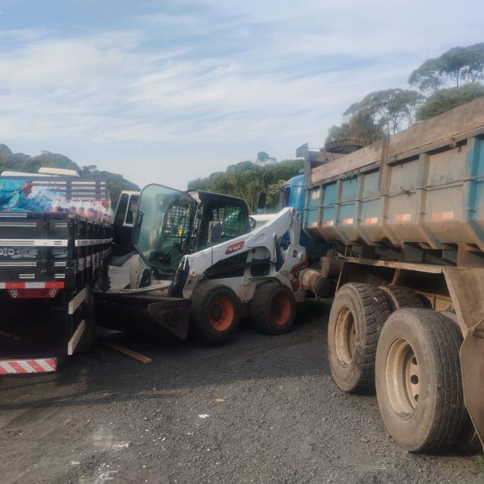 Acidente envolvendo cinco carros na PR-151 em Carambeí resulta em ferimentos para um motorista