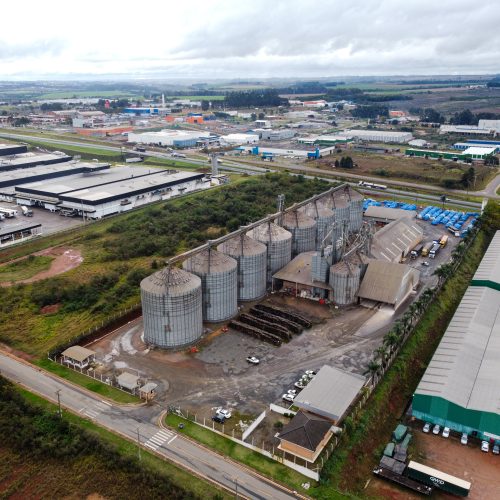 Ponta Grossa se destaca como principal exportadora do Paraná, com ênfase em soja, papel e madeira