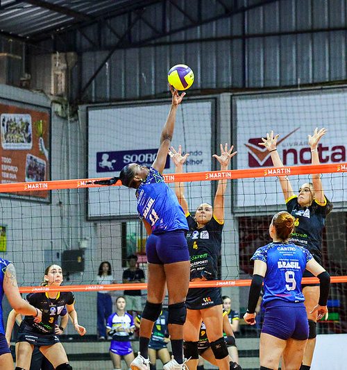 Castro Vôlei vence fora de casa e soma três pontos no Paranaense Feminino