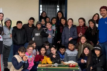Museu Itinerante Compartilha a História de Castrolanda com 110 Estudantes em Castro