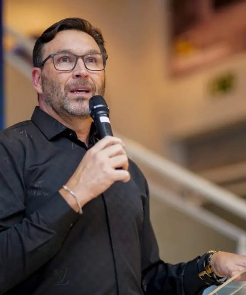 Marcio Pauliki clama por solidariedade e diálogo em meio à crescente intolerância política pós-eleições