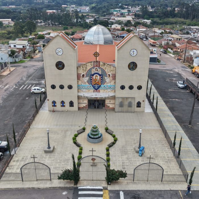 Matriz do Perpétuo Socorro em Castro reabre suas portas após um ano de reformas pós-tempestade