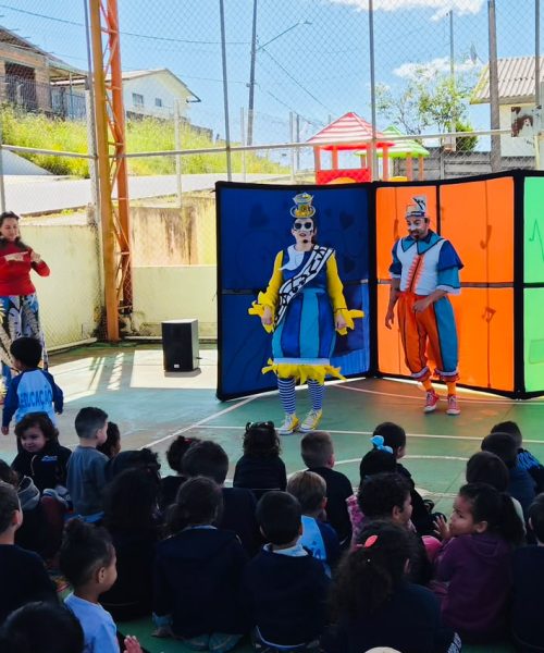 Teatro Musical “O Cubo Mágico” Encanta 12 Instituições de Ensino em Ponta Grossa